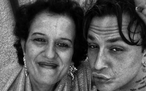 “Meglio morto che gay”: 63enne uccide figlio e moglie a fucilate in Versilia