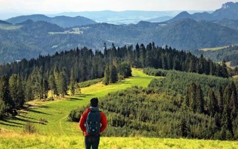 Escursioni in montagna: come pianificare e scegliere il percorso adatto