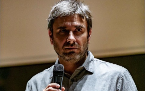 Alessandro Di Battista ricoverato al Gemelli di Roma: nuovi esami dopo l’operazione a Cuba