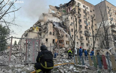 In Venezuela il terremoto, in Ucraina c’è Putin: crollato un condominio di 9 piani, 10 morti a Kiev