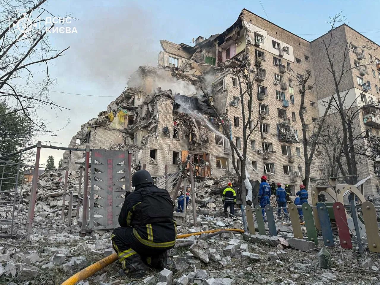 In Venezuela il terremoto, in Ucraina c’è Putin: crollato un condominio di 9 piani, 10 morti a Kiev