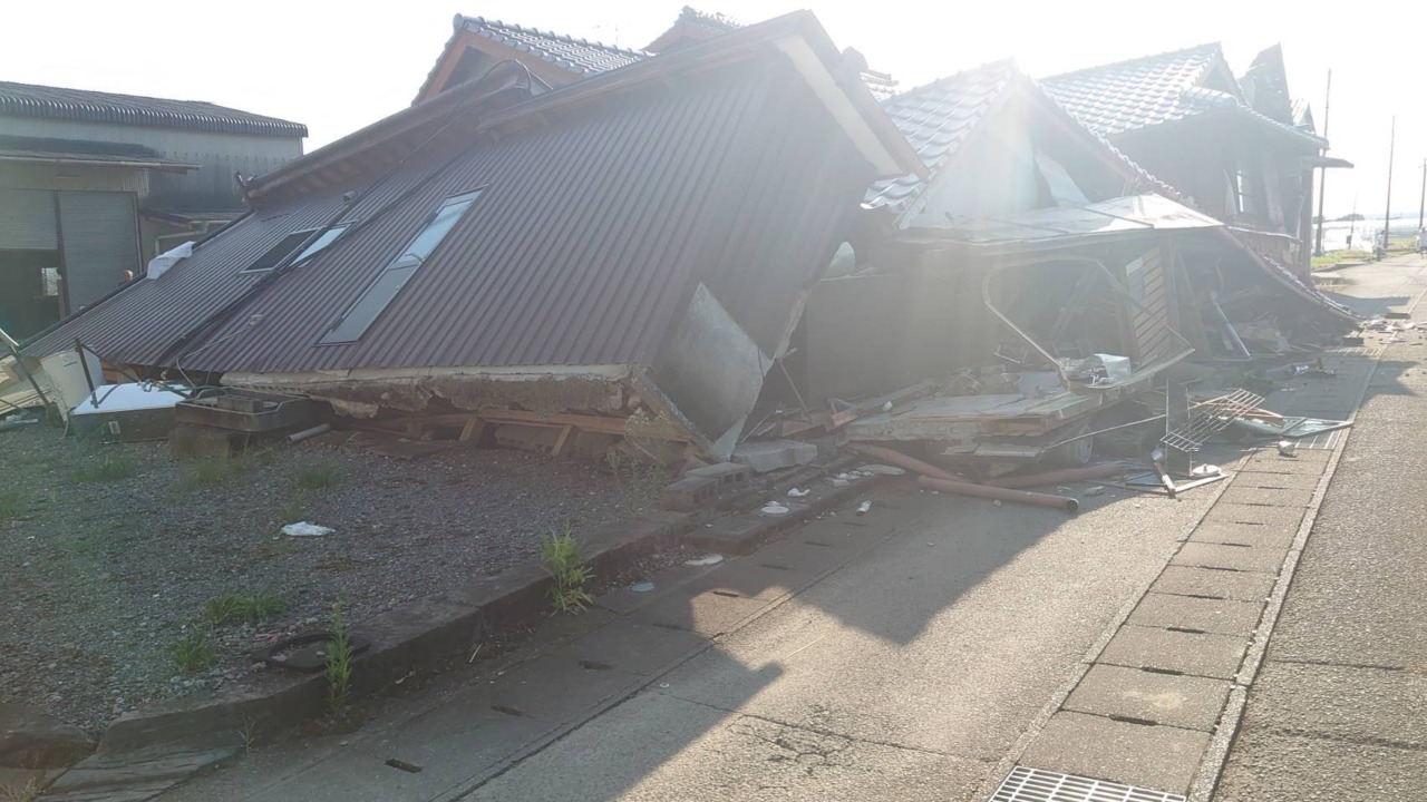 Terremoto in Giappone, scossa di magnitudo 7,1: allerta tsunami. Livello massimo della scala sismica nipponica