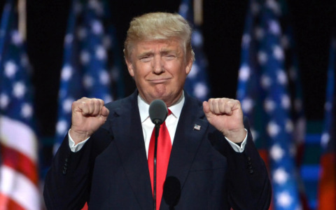 Iran, Trump: “Abbiamo scherzato, siamo di nuovo in guerra”