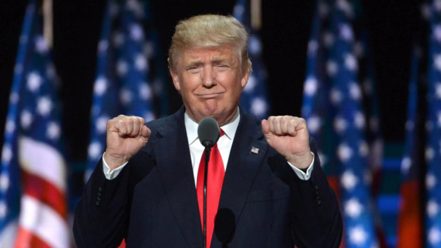 Iran, Trump: "Abbiamo scherzato, siamo di nuovo in guerra"