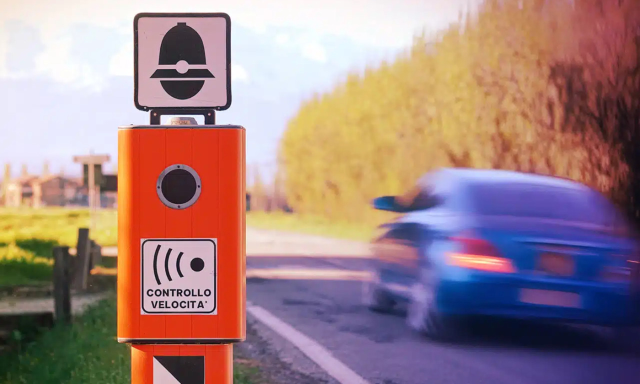 Scatta la stretta agli autovelox: spenti 850 dispositivi, cosa cambia per automobilisti e Comuni