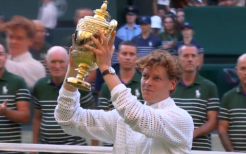Sinner batte Zverev e conquista il suo secondo Wimbledon consecutivo