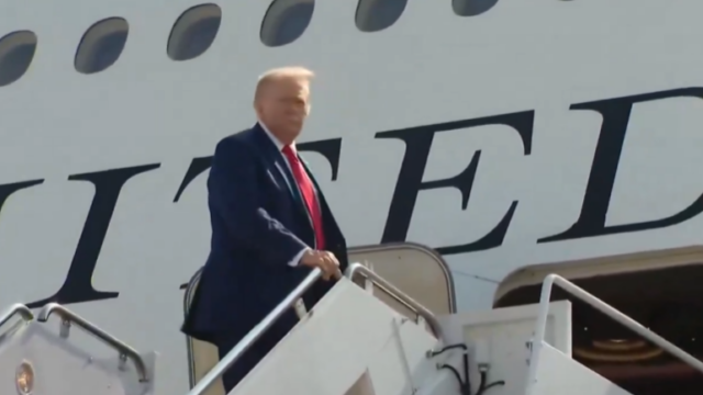 Trump: “Distruggeremo un ponte o una centrale elettrica dell’Iran a ogni attacco contro una nave a Hormuz”