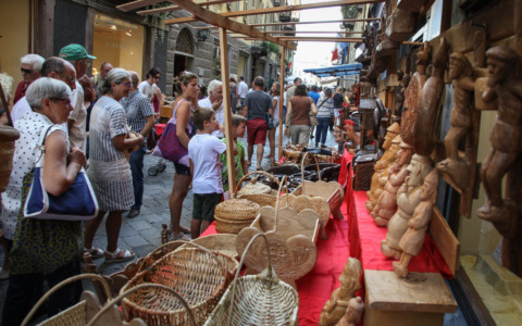 Aosta accende l’estate delle tradizioni dal 18 luglio al 2 agosto Dopo le escursioni, serate in città e tanto artigianato di montagna
