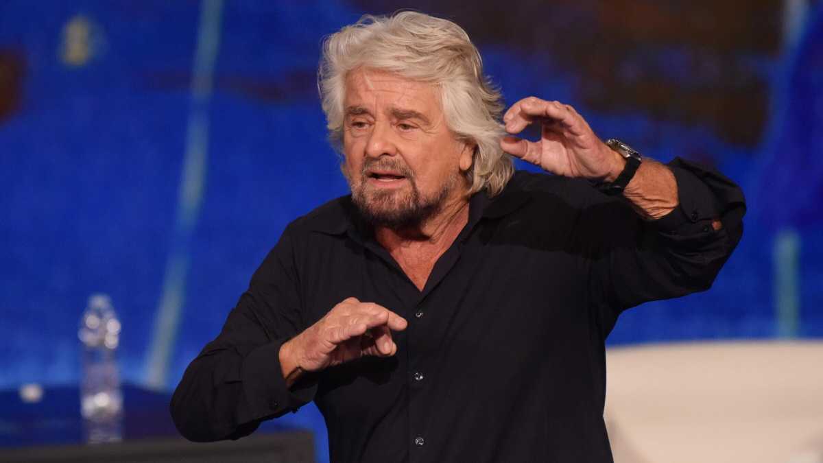 Grillo tuona contro il M5S: “Doveva cambiare la politica, la politica ha cambiato loro”