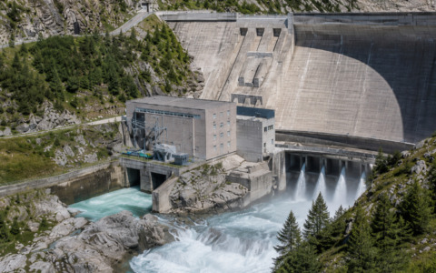 Enel versa oltre 200 milioni alla Lombardia: arretrati per l’acqua utilizzata dalle centrali idroelettriche