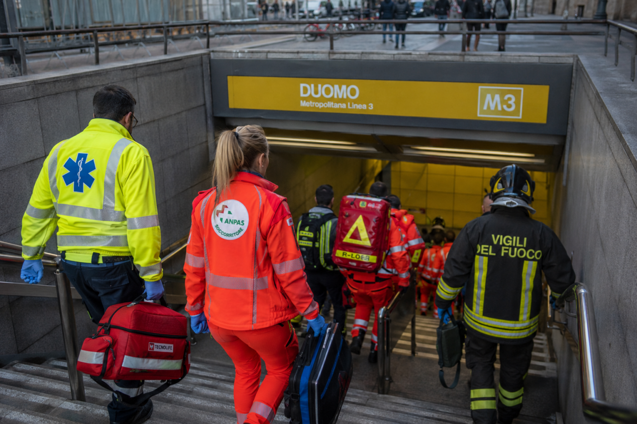 “Cos’hai da guardare, sono uomo e musulmano”, poi la sfregia in metro