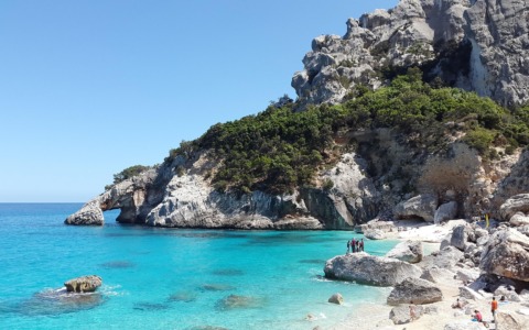 Le spiagge italiane più amate del 2026: Sardegna protagonista della classifica