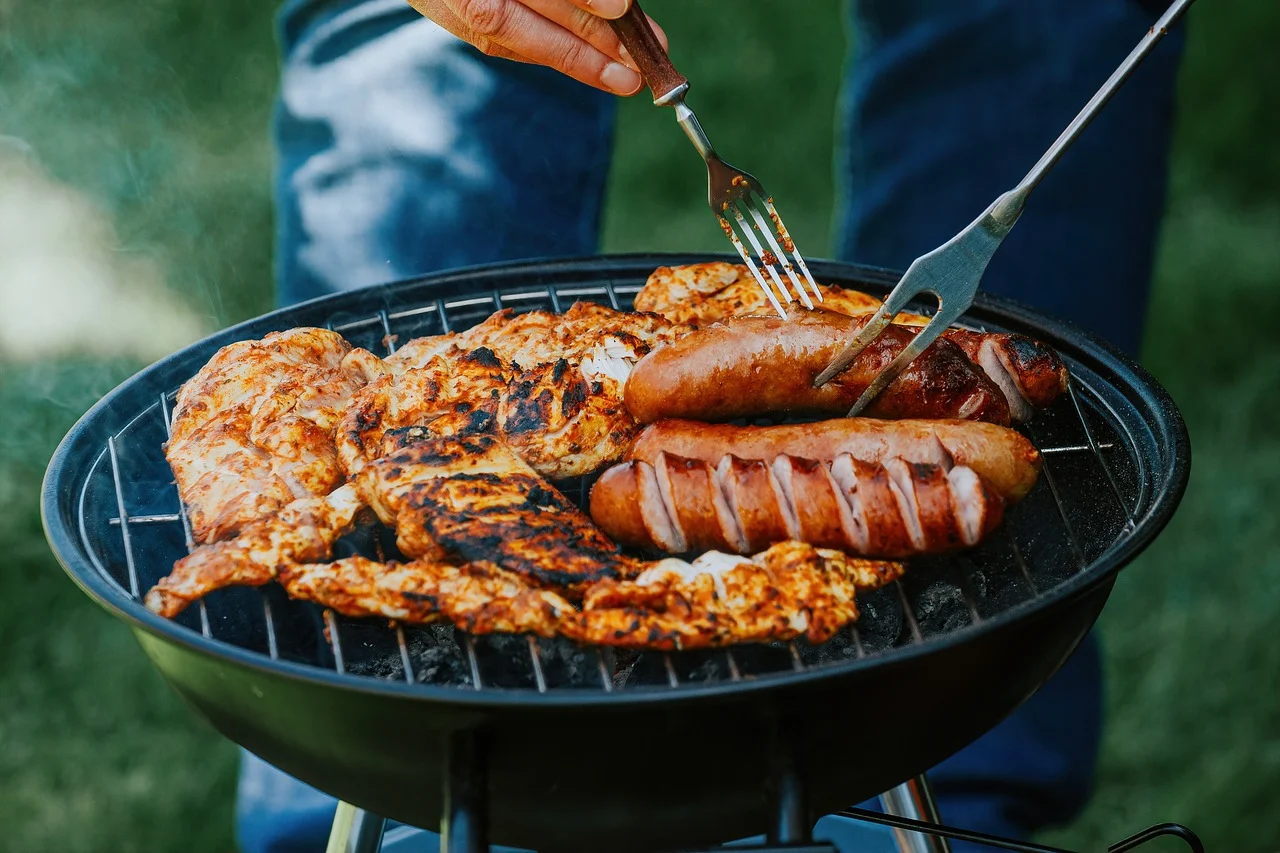 Picnic e grigliate d’estate: come conservare gli alimenti senza rischi