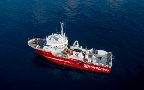 Tragedia nel Mediterraneo: soccorse cinquanta persone al largo della Libia, sette le vittime