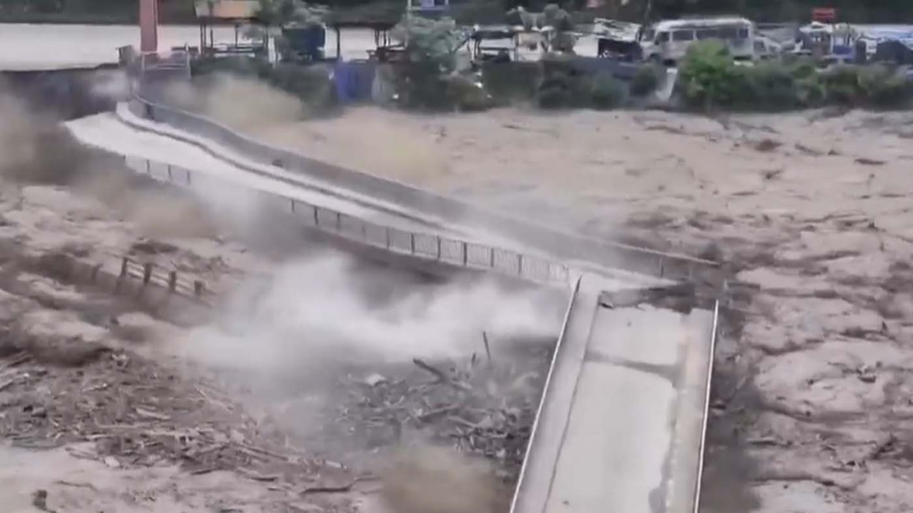 L’alluvione in Nepal e Tibet simbolo emblematico della crisi climatica