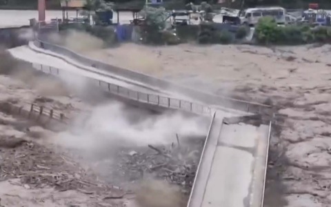 L’alluvione in Nepal e Tibet simbolo emblematico della crisi climatica