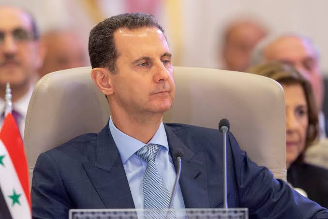 Siria, Assad condannato a morte: la prima sentenza contro l’ex presidente rifugiato a Mosca