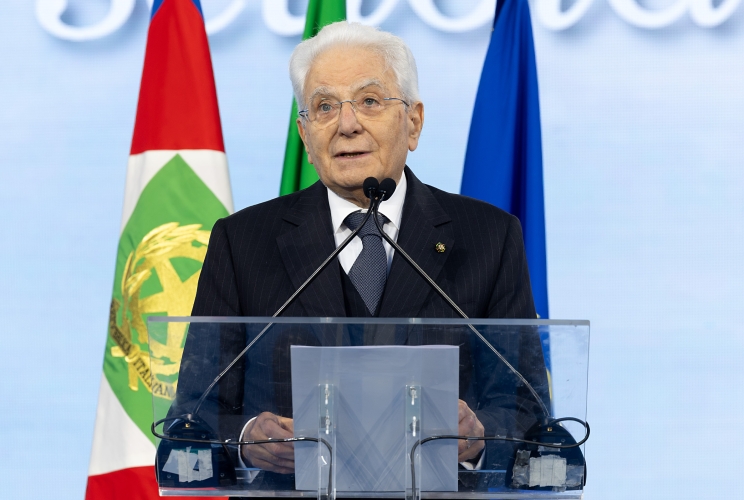 Mattarella replica a Meloni sulla scuola: “E’ aperta a tutti. E’ integrazione e aiuti a non creare ghetti”