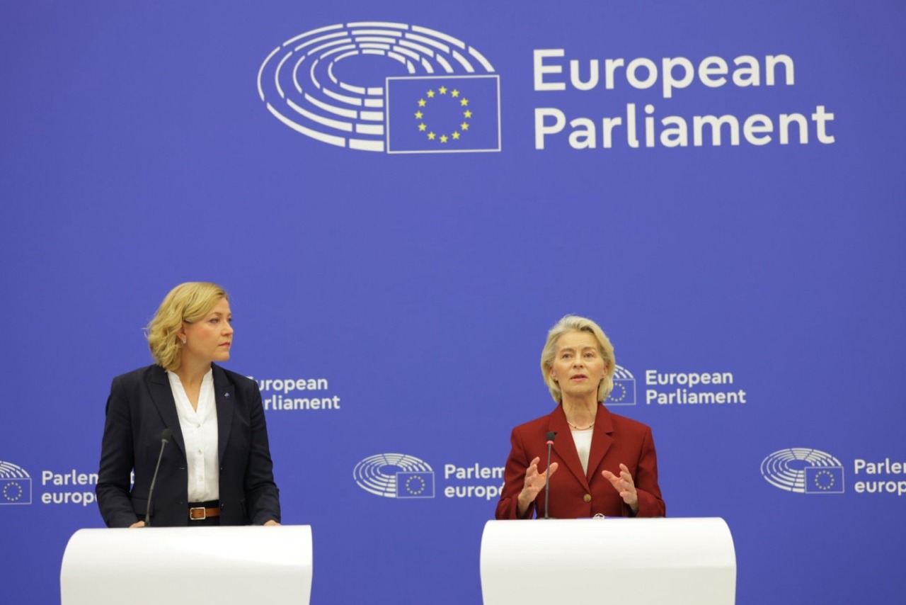 Sicurezza online, l’Unione Europea lancia l’EU Kids Act: niente social ai minori di 13 anni