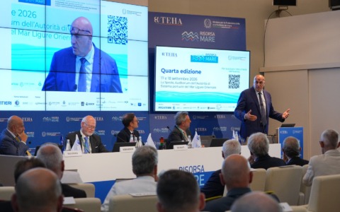 Crosetto: “Navi italiane a Bab el-Mandeb senza aspettare l’Ue”. La Marina prepara il piano