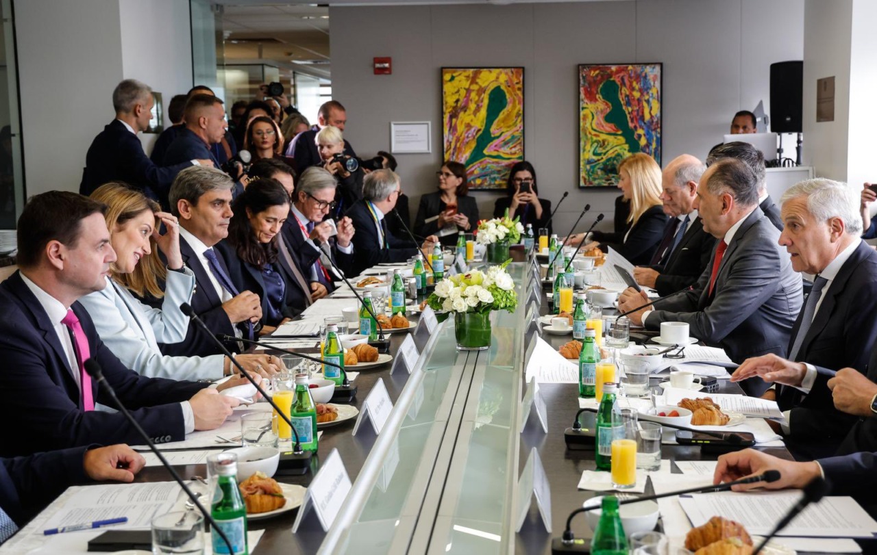 Mar Rosso, il G7 agli Houthi: “Fermate subito gli attacchi”. Pressing sull’Iran, cresce il rischio per le rotte mondiali
