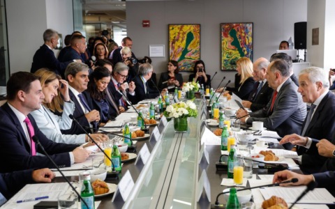 Mar Rosso, il G7 agli Houthi: “Fermate subito gli attacchi”. Pressing sull’Iran, cresce il rischio per le rotte mondiali
