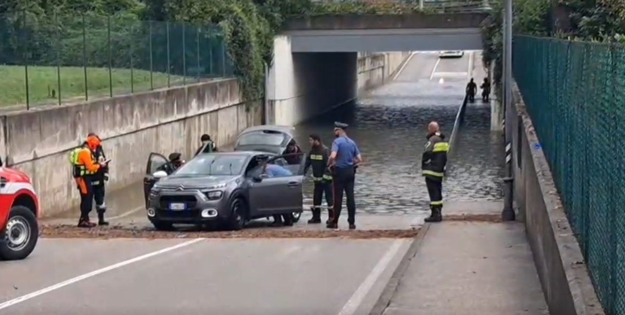 Nubifragi al Centro Nord: donna muore annegata in un sottopasso allagato