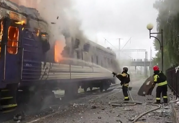Droni russi attaccano treno ucraino vicino al confine con la Polonia