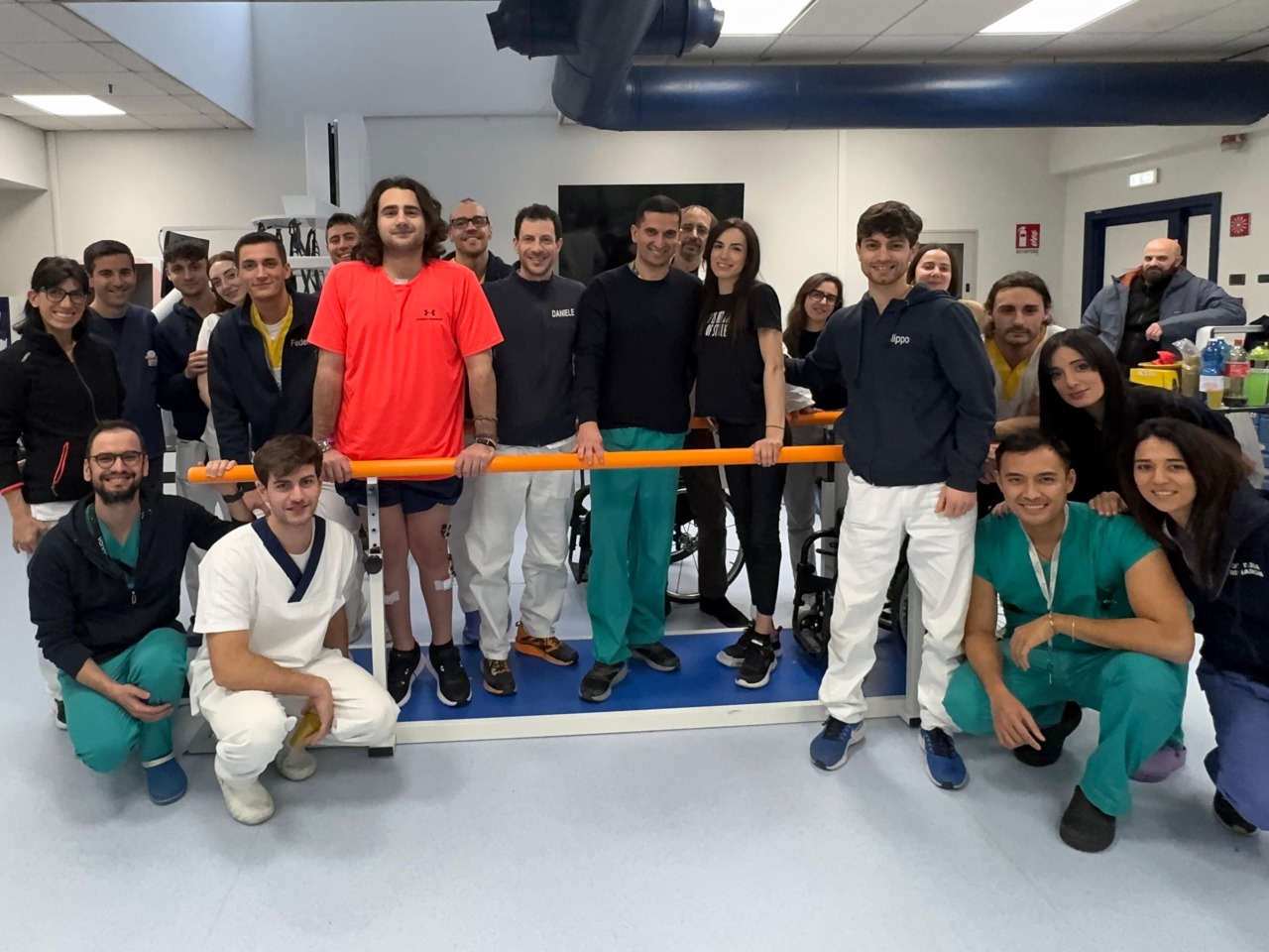 Quattro persone con lesione midollare completa tornano a camminare grazie alla tecnica nata in Italia