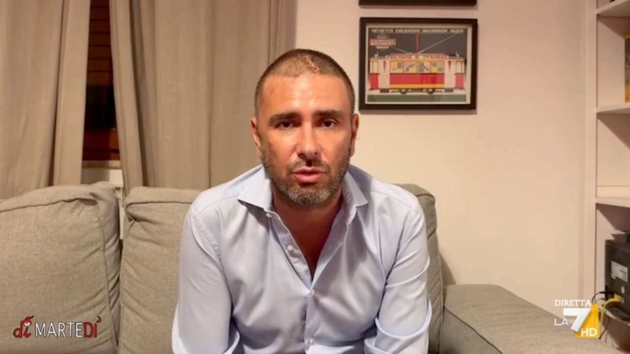 Alessandro Di Battista: “Mi hanno asportato un tumore cerebrale, ora le cure”