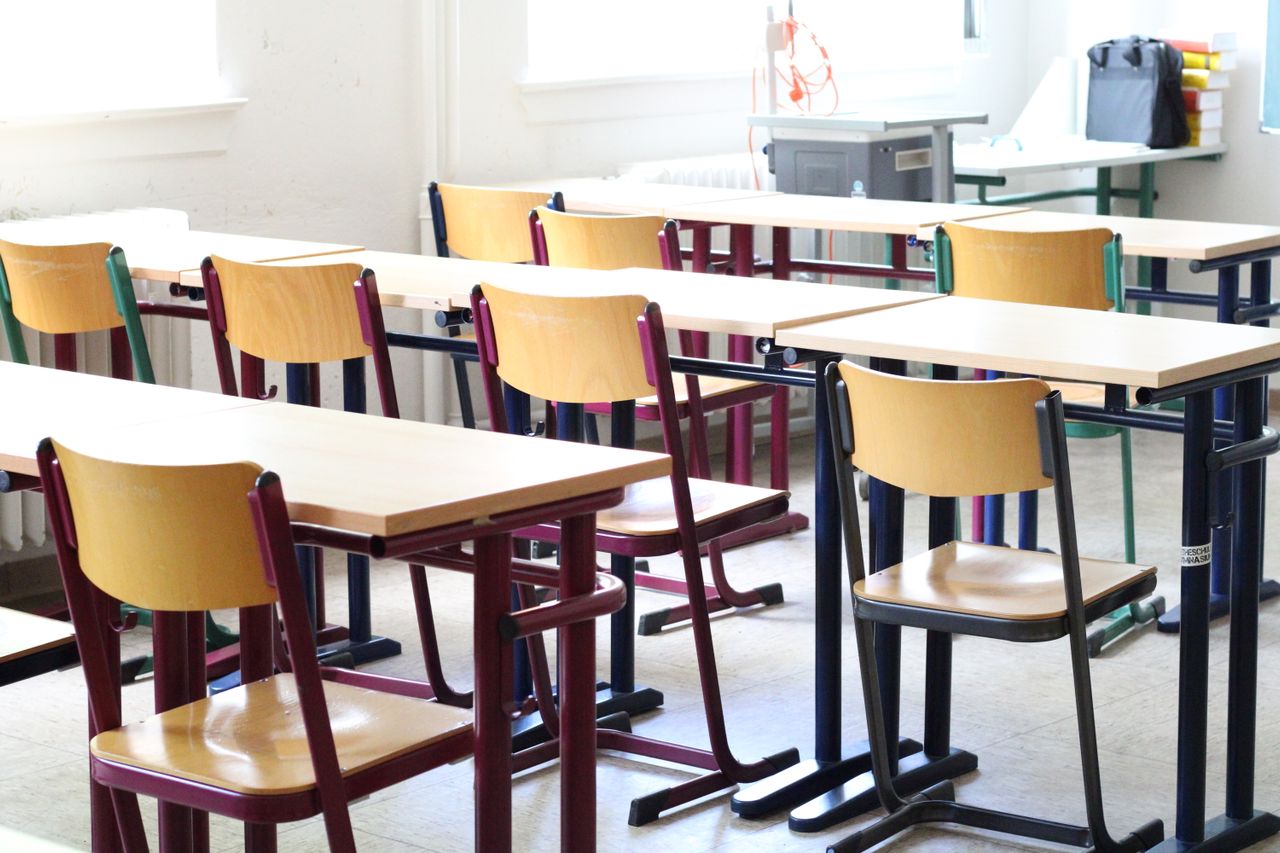 Scuole, l’allarme dei medici: “Valutare il rinvio delle lezioni a causa del caldo anomalo”