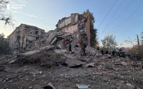Ucraina, nuova strage di civili: almeno 32 morti nei raid russi. Il 2026 è l’anno più duro dal 2022