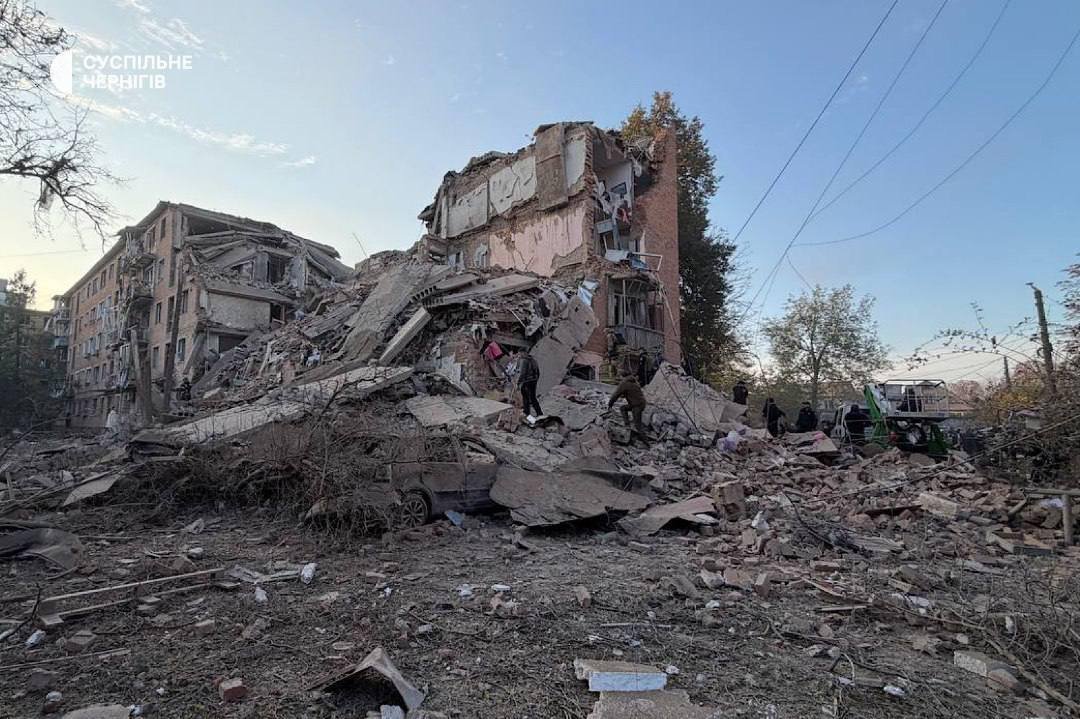 Ucraina, nuova strage di civili: almeno 32 morti nei raid russi. Il 2026 è l’anno più duro dal 2022
