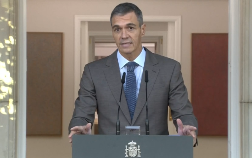 Spagna alle elezioni anticipate, il Premier Sanchez si dimette: “Si vota il 29 novembre”