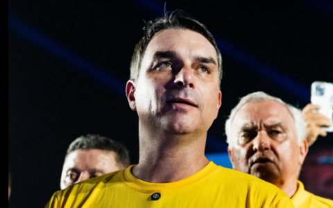Perché Flávio Bolsonaro è fuggito negli Usa dopo la sconfitta elettorale in Brasile?