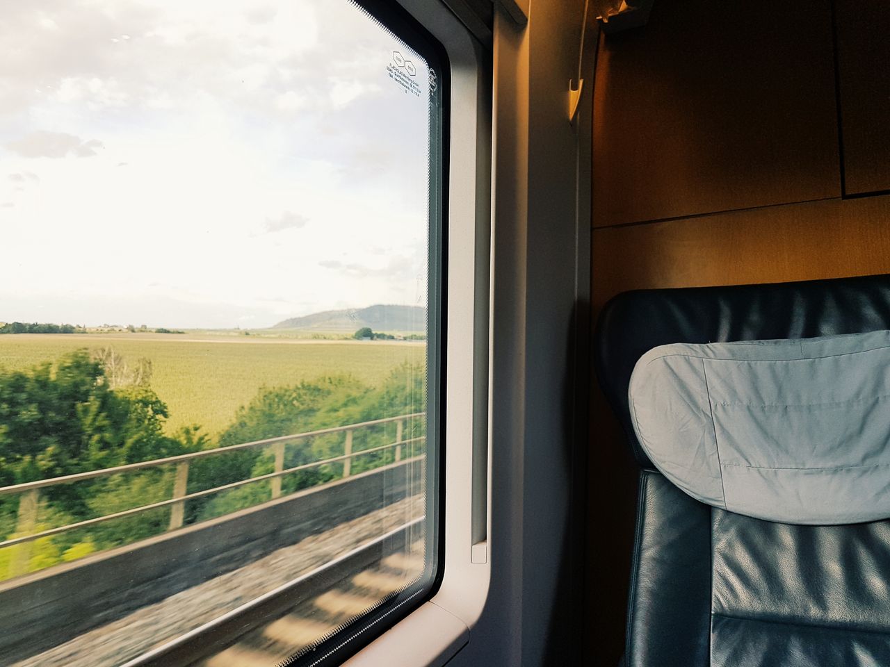 Qual è il posto più sicuro in treno? Dove conviene sedersi secondo studi e statistiche