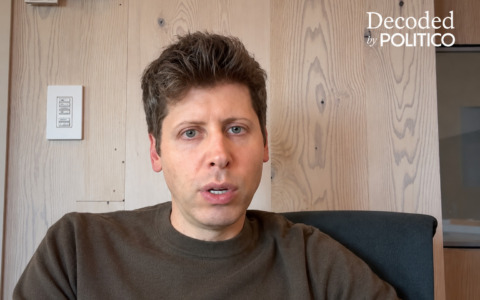 Altman: “Dovremo accettare alcuni danni dell’AI”. Ma un altro responsabile della sicurezza lascia OpenAI